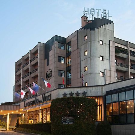 Best Western Hotel Leonardo Da Vinci Erba Bagian luar foto