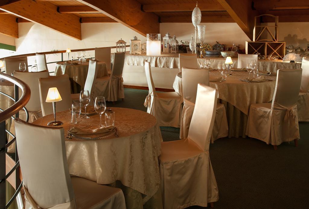 Best Western Hotel Leonardo Da Vinci Erba Bagian luar foto