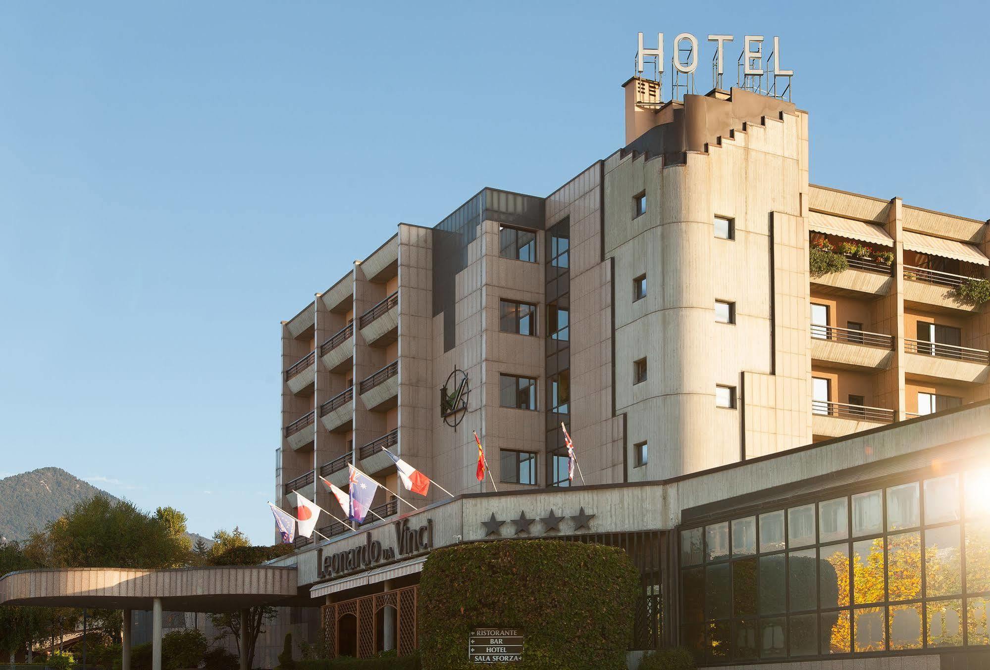 Best Western Hotel Leonardo Da Vinci Erba Bagian luar foto